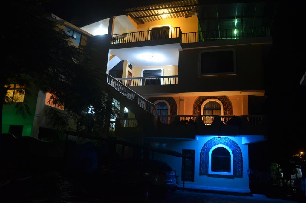 Dolphin House Hotel Puerto Baquerizo Moreno Eksteriør billede
